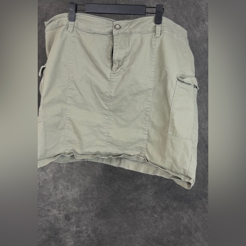 Torrid Stretch Cargo Mini Skirt | Khaki Sage Green | Size 20 (2X) Utility - Picture 3 of 8